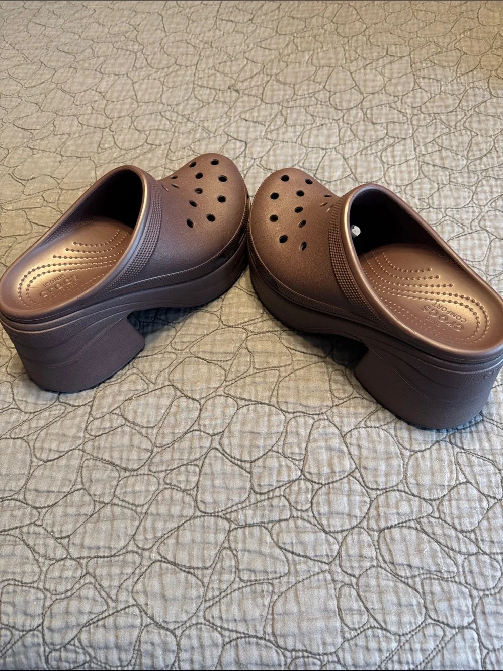 CROCS Siren Platform Clogs in Mocha
